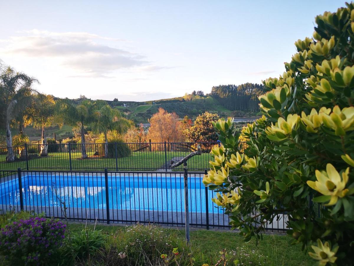 River Side Lodge Whakamarama Buitenkant foto